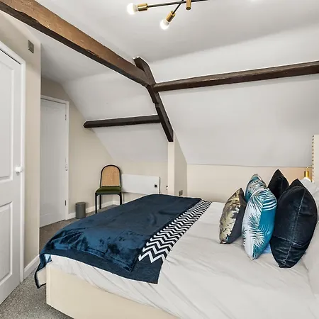 The Beautiful Grape Lane Duplex - Harbour Views דירה וויטבי