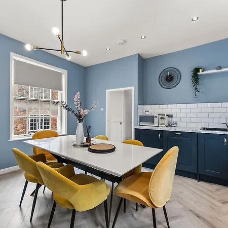 The Beautiful Grape Lane Duplex - Harbour Views Уитби