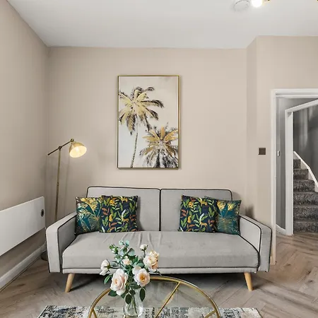 Апартаменты The Beautiful Grape Lane Duplex - Harbour Views Уитби