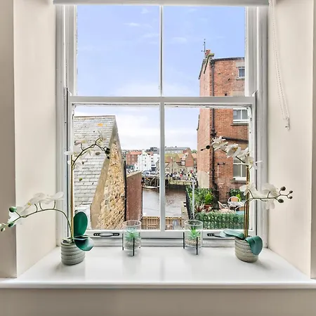 The Beautiful Grape Lane Duplex - Harbour Views Appartement Whitby